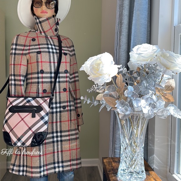 Authentic Burberry crossbody - Picture 2 of 15